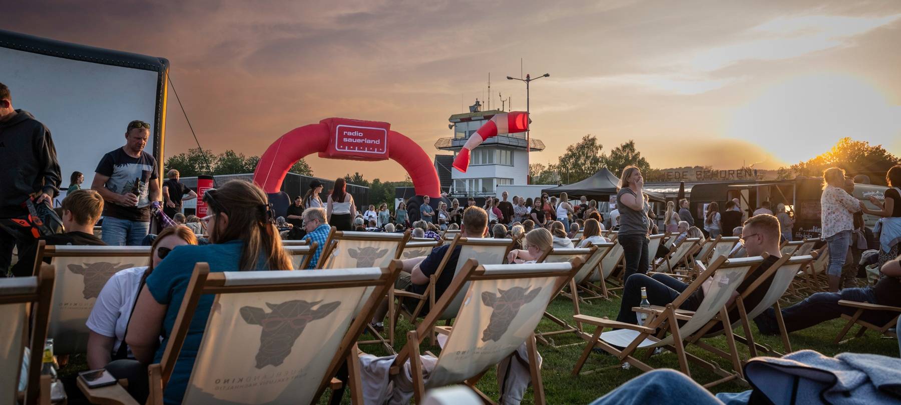 Das Radio Sauerland Open-Air-Kino am Flugplatz Meschede-Schüren