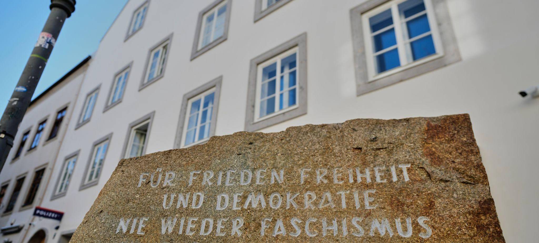 Eröffnung Polizeistation in Hitlers Geburtshaus