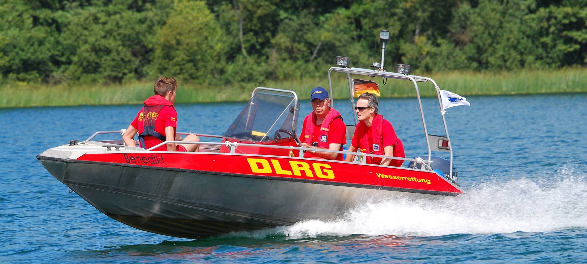DLRG ist für Schwimmer und Wassersportler im Einsatz