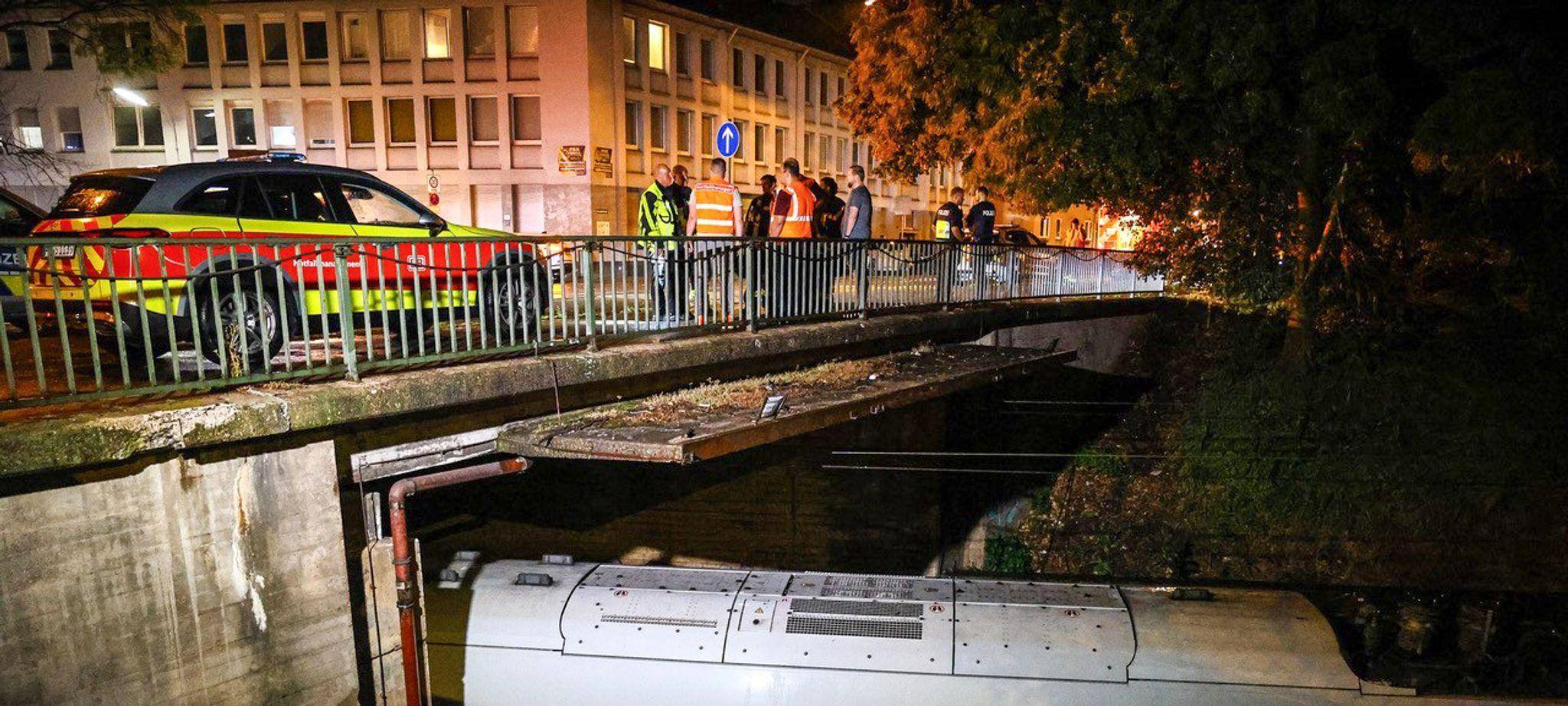Reisende harren Stunden nach Oberleitungsschaden in ICE aus