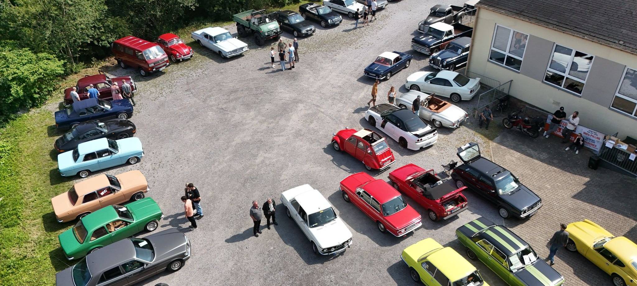 In Hövel ist heute ein Oldtimer- & Youngtimertreffen