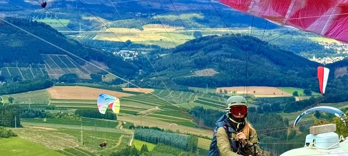 Zum Nachhören: Bis in die Eifel mit einem Gleitschirm
