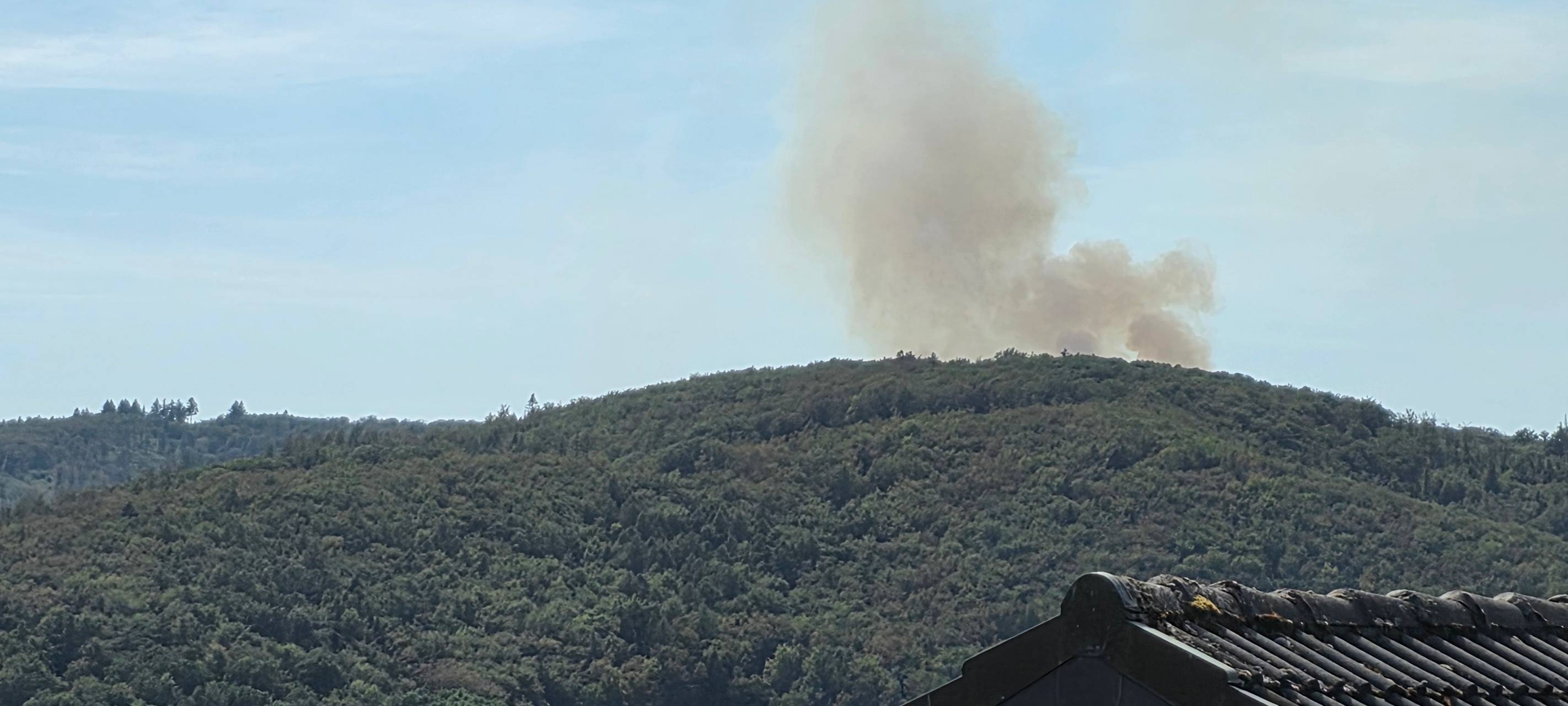 Waldbände in Sundern-Stemel/Ortsdurchfahrt gesperrt