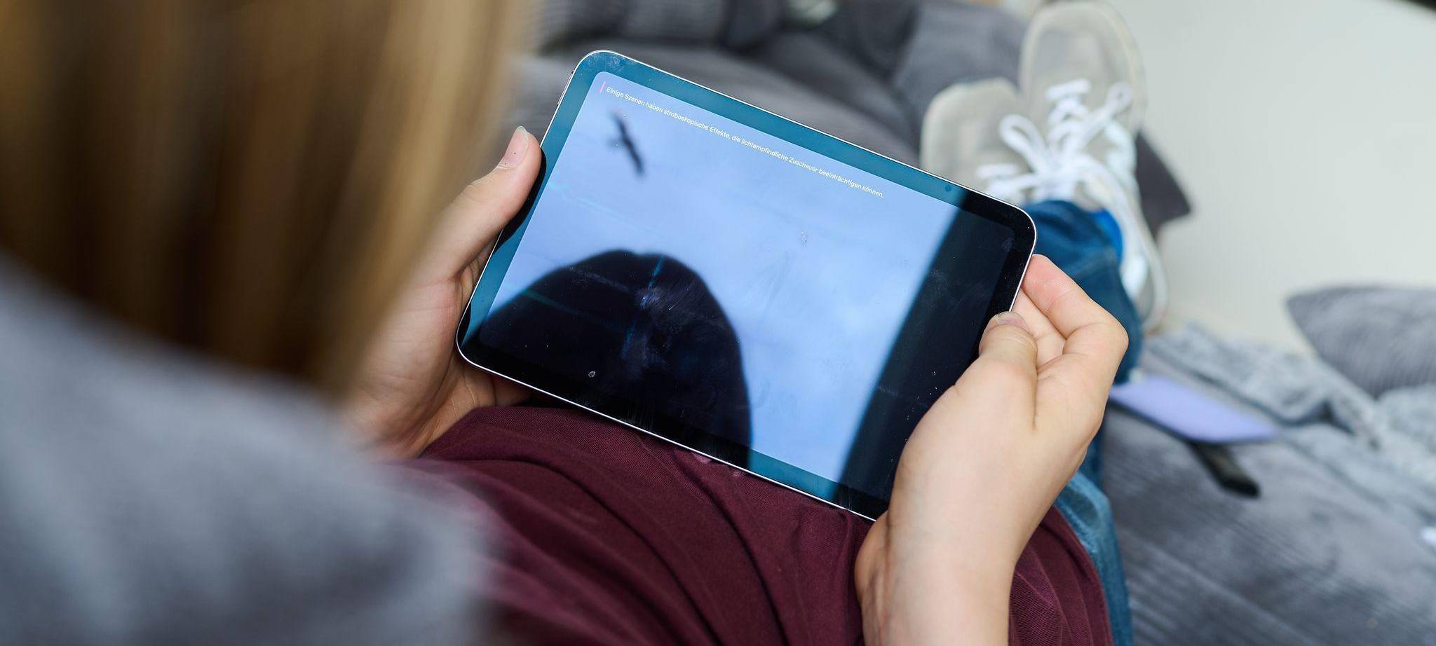 Illustration - Jugendliche und Social media