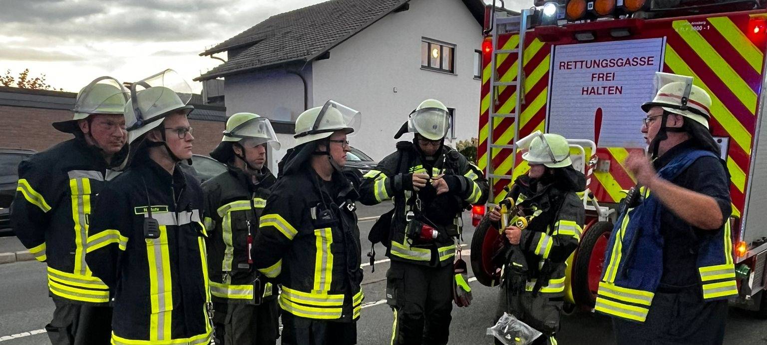Feuerwehr Arnsberg und Ense üben gemeinsam
