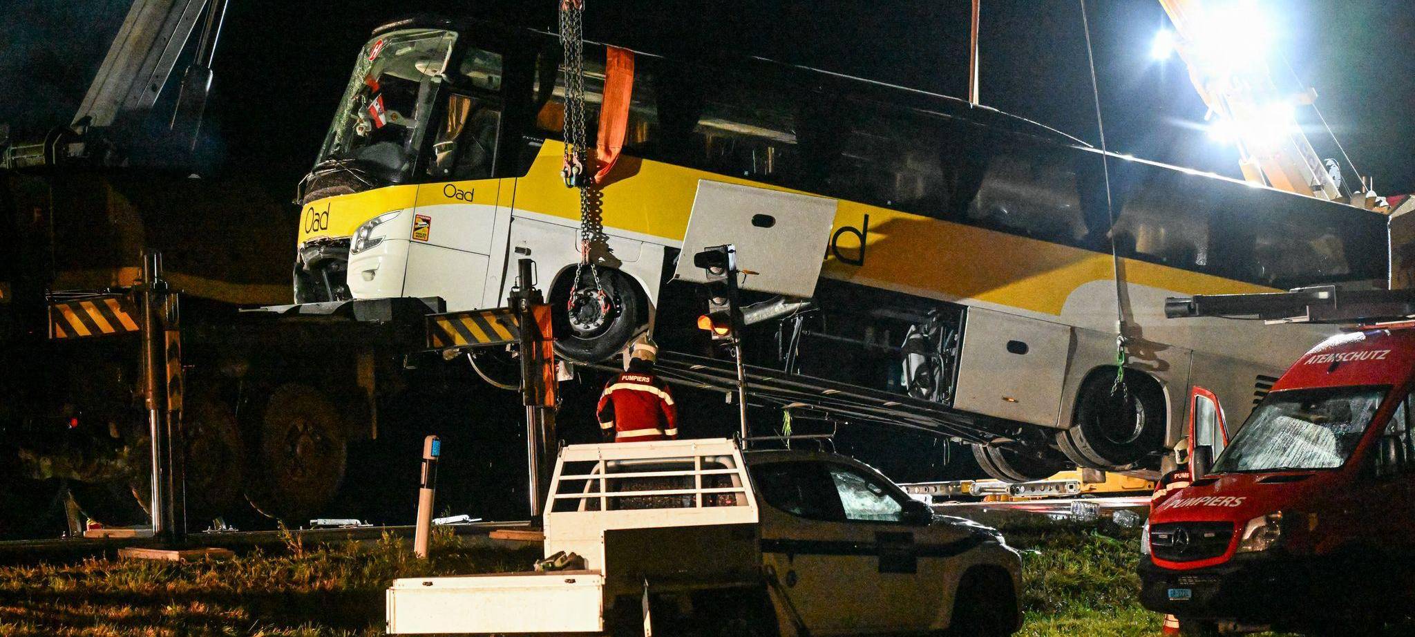 Fünf Tote bei Busunfall in der Schweiz