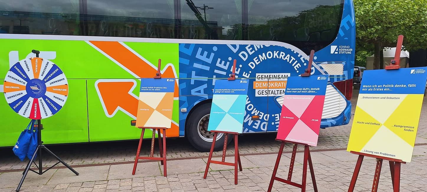 Demokratiebus in Arnsberg: Workshops für Jugendliche