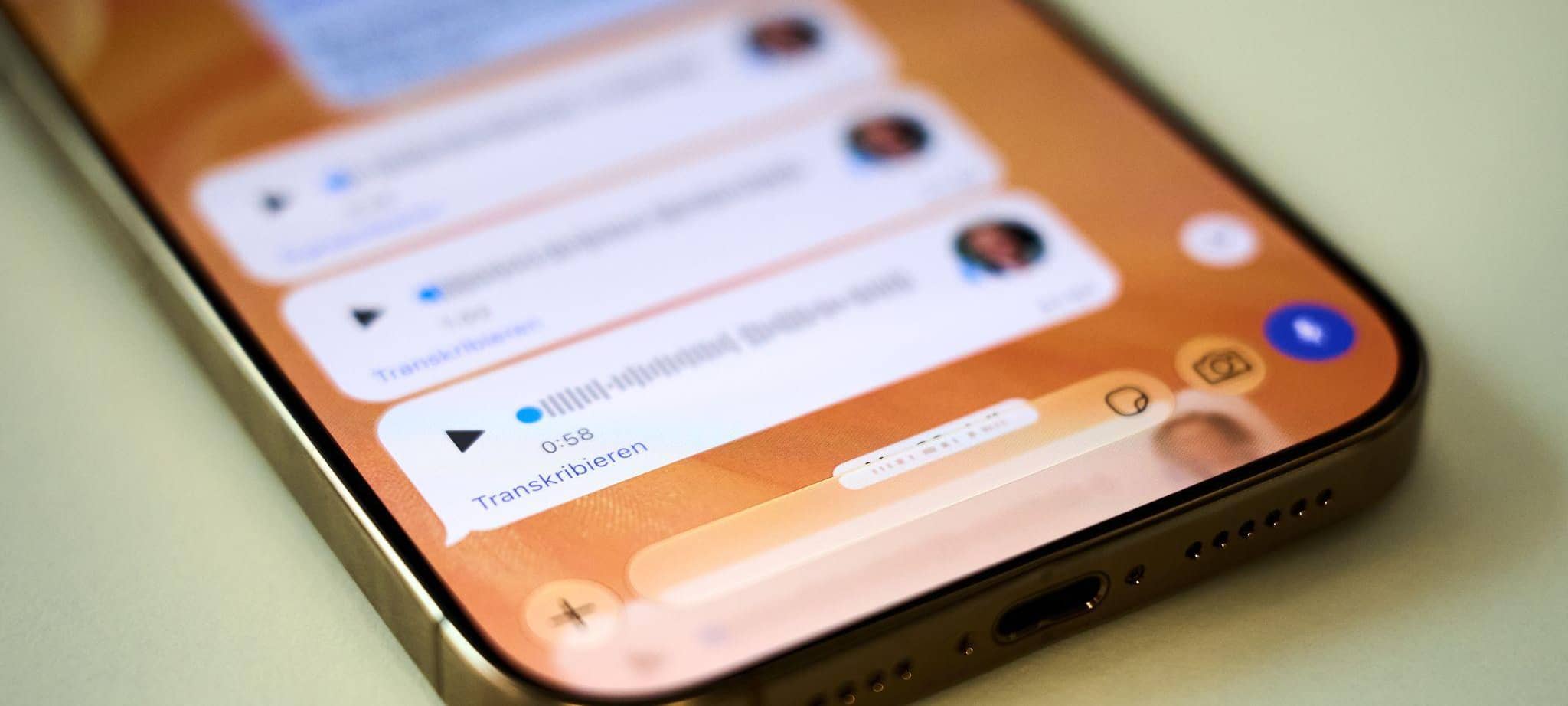 Die Funktion «Transkribieren» bei einer WhatsApp-Sprachnachrich
