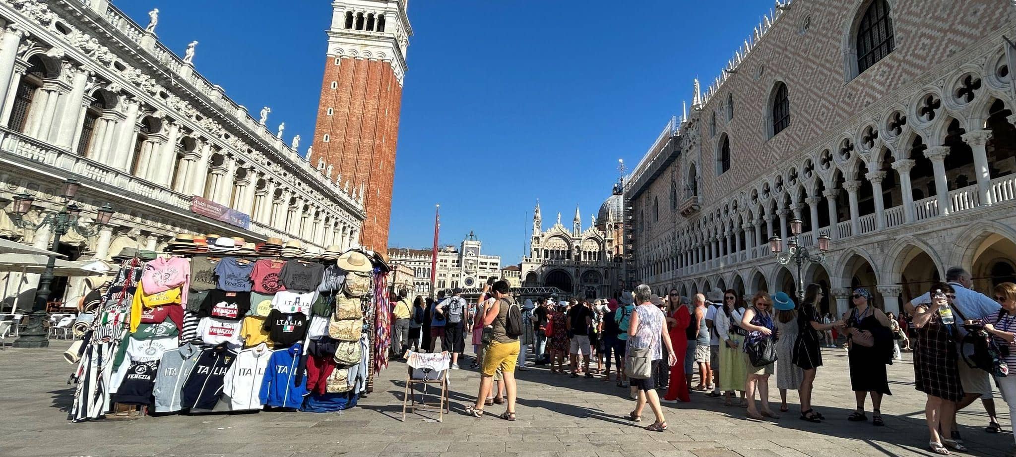 Blick auf den Markusplatz in Venedig