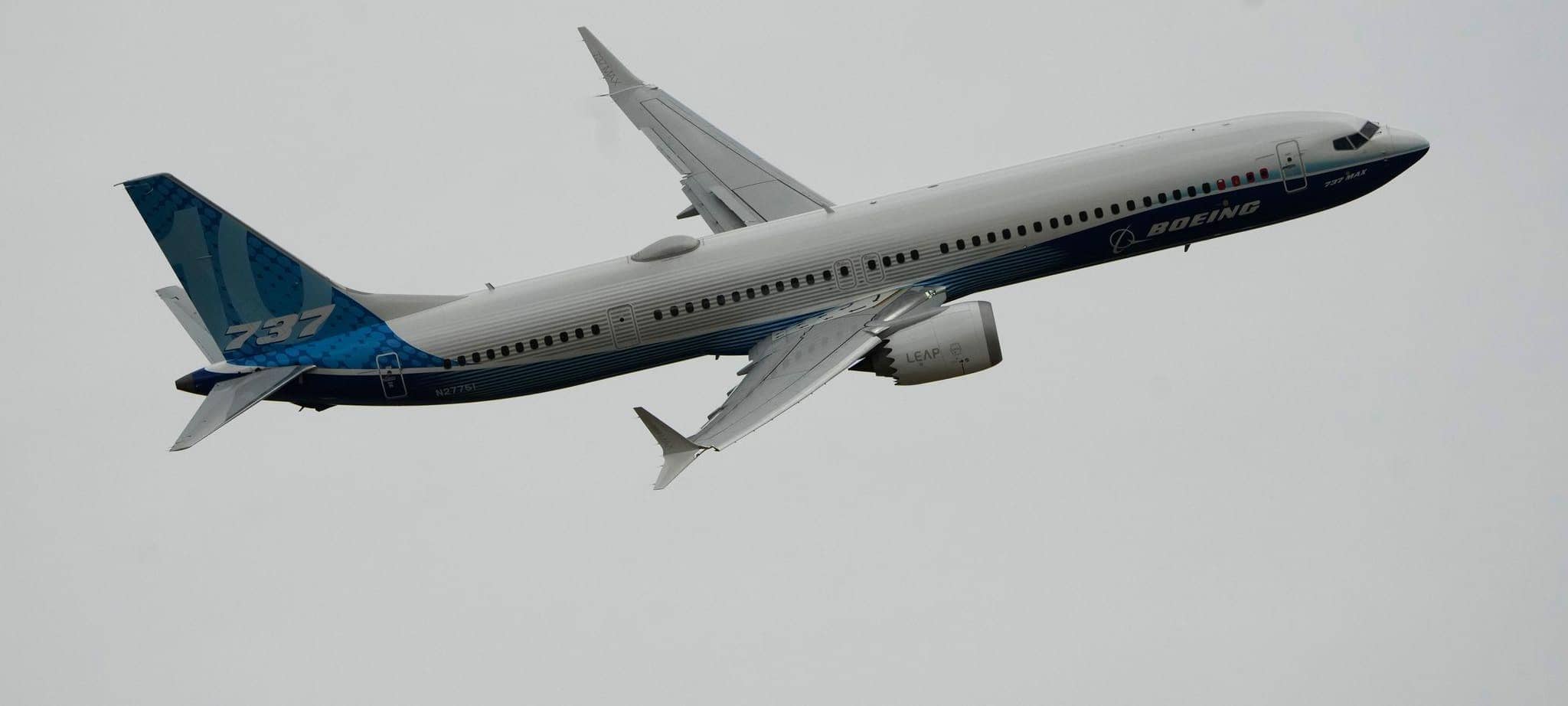 Boeing 737 MAX 10