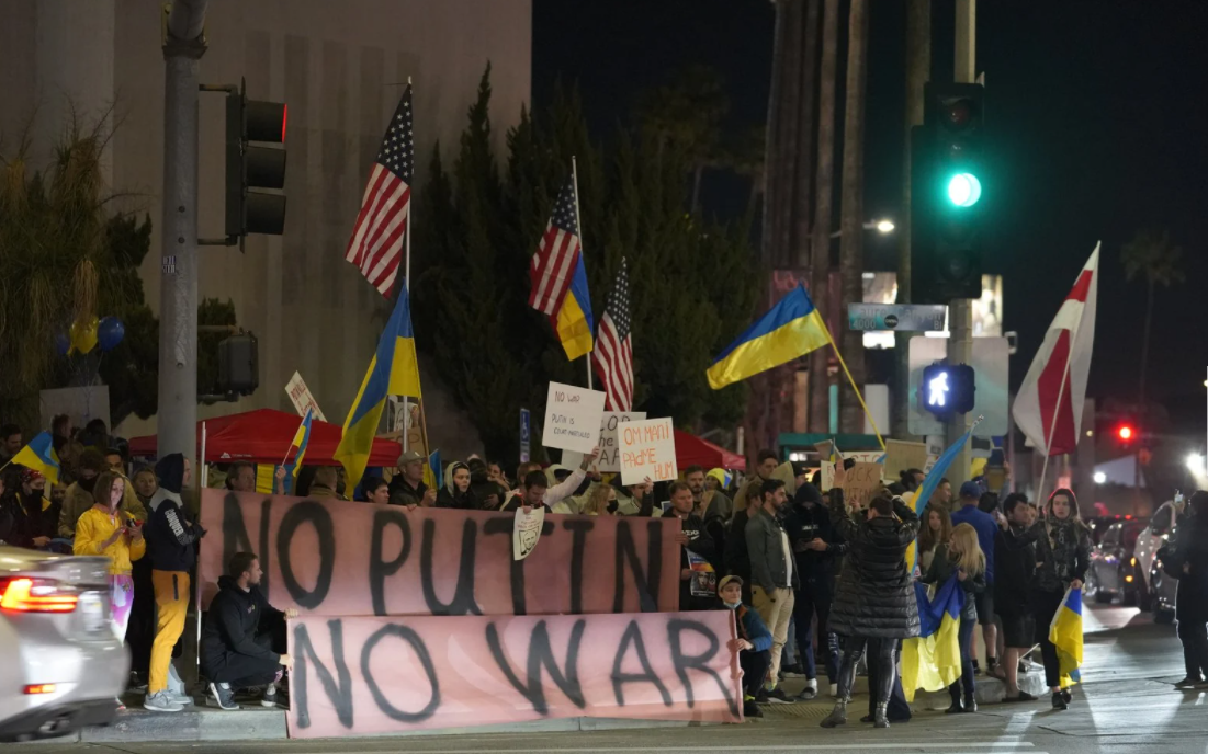 Proteste gegen die russischen Angriffe in der Ukraine
