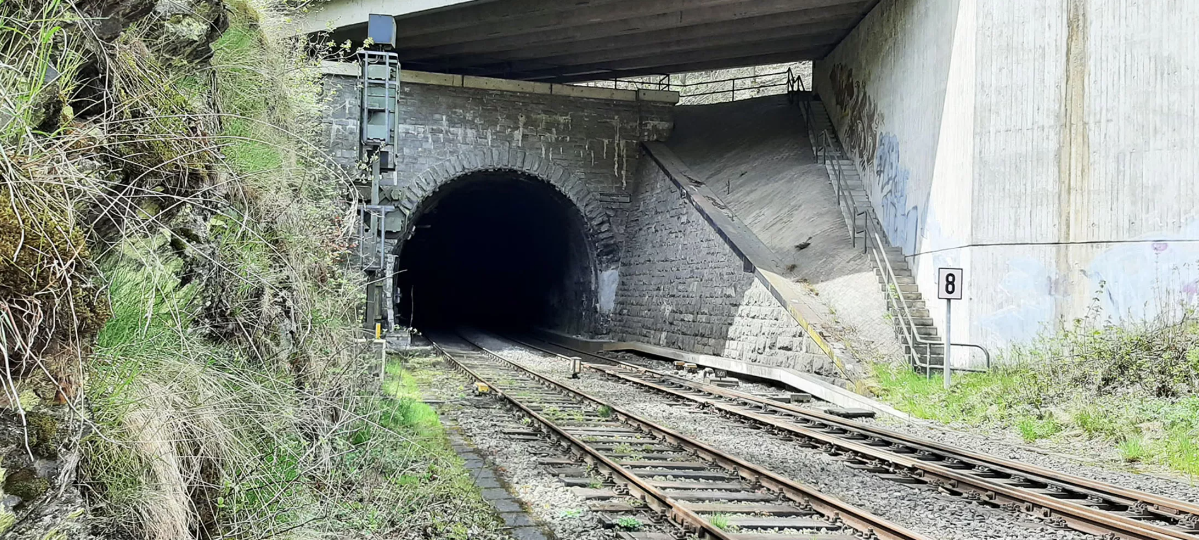 Tunnelsperrung schränkt Bahnverkehr im Sauerland ein