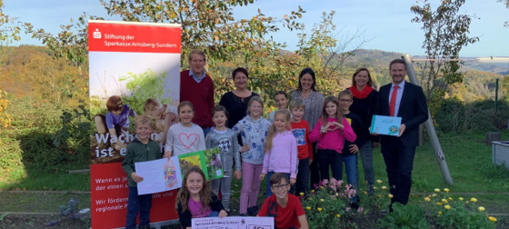 Sparkassenstiftung Arnsberg-Sundern belohnt Grundschüler