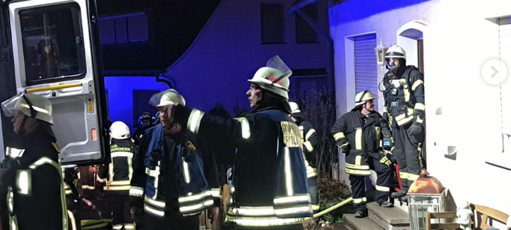 Feuerwehr Sundern rückt zu Küchenbrand aus