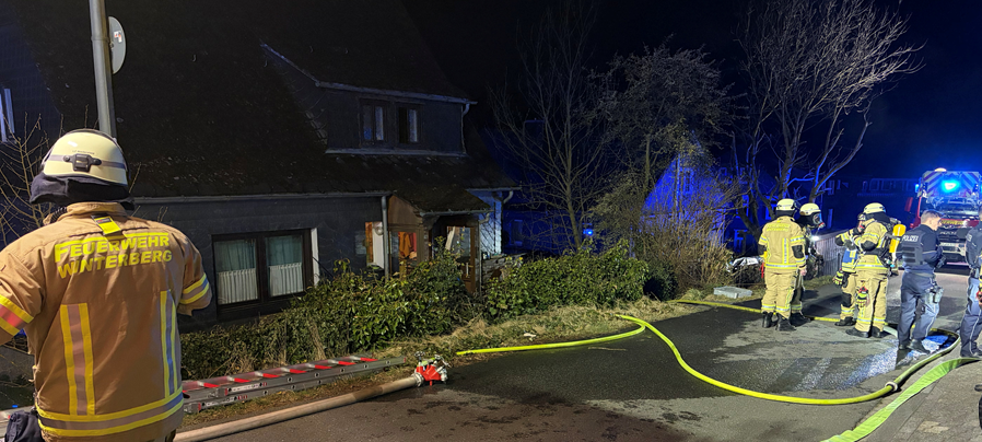 Feuerwehr rückt nach Winterberg-Niedersfeld aus