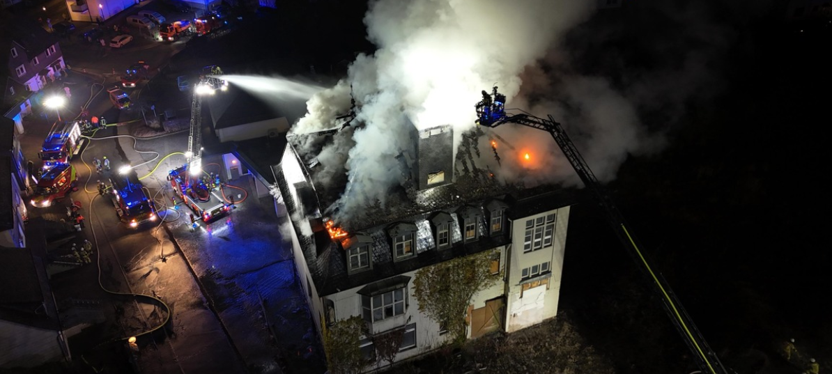 Brand in ehemaligem Krankenhaus in Olsberg