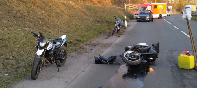 Motorradfahrer stürzt zwischen Hachen und Stemel